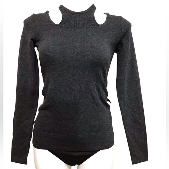 Minnie Rose Heather Gray Cold Shoulder Top Crew Neck Sweater New Size Small - Picture 1 of 13